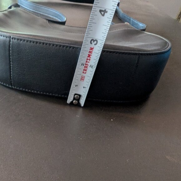 Radley London Crossbody Bag - Picture 4 of 9